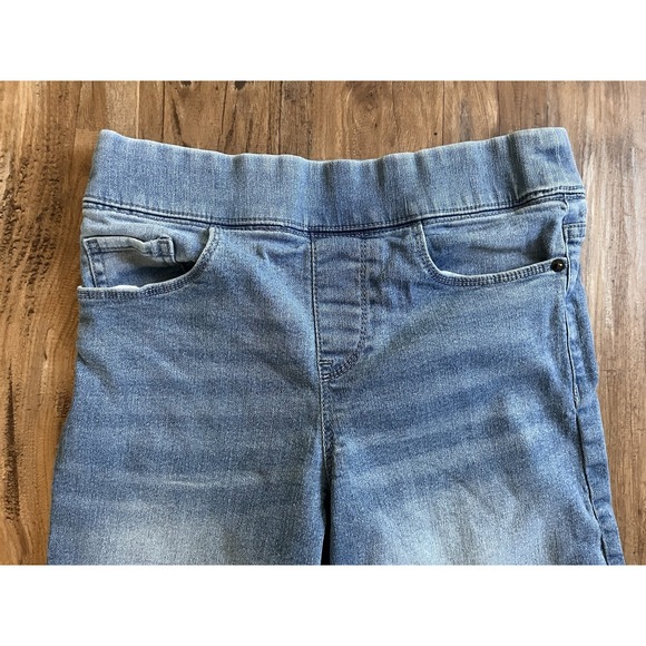 DKNY Women's Blue Jean Pull On Bermuda Shorts Stretch Denim Size XS - Picture 2 of 5